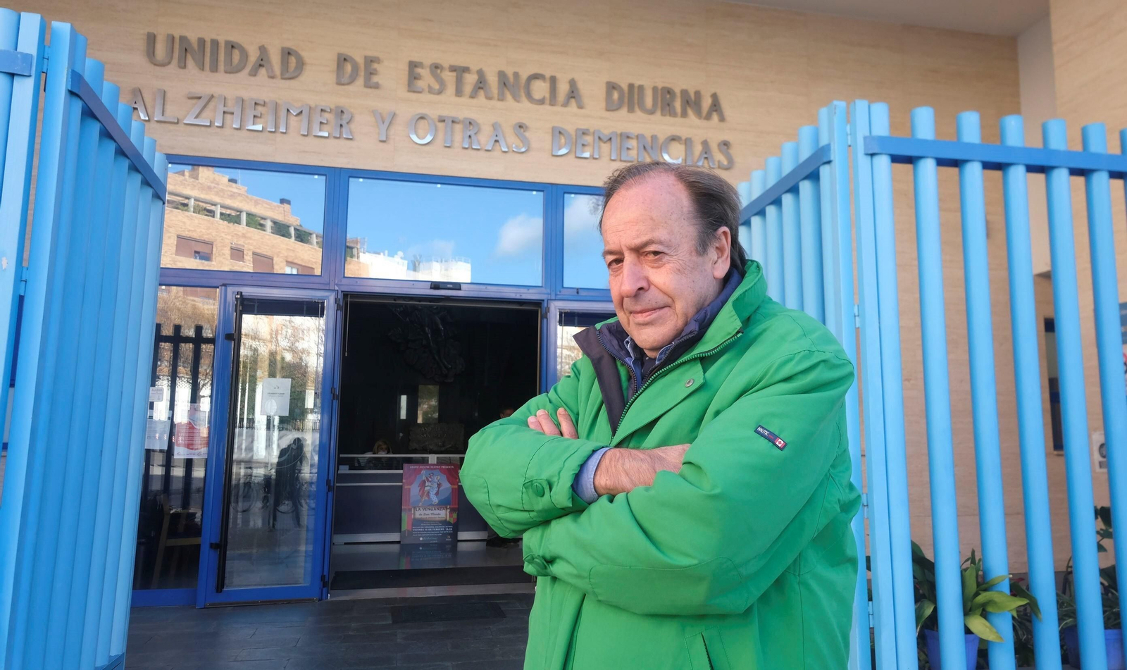 Alfonso Gallego, en la puerta de la Unidad de Estancia Diurna de San Rafael Alzheimer. Alfonso Gallego, en la puerta de la Unidad de Estancia Diurna de San Rafael Alzheimer.