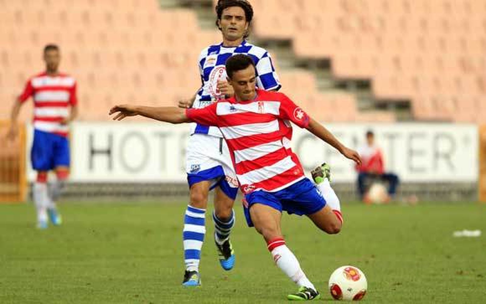 El Cádiz hace oficial el fichaje de Álvaro García