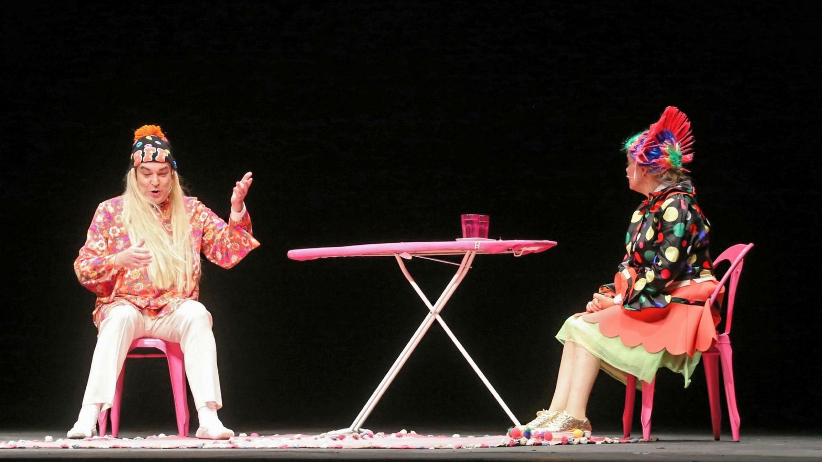 Emma Ozores y Juan Anillo eran los dos protagonistas de la obra ¡El último que apague la luz!.