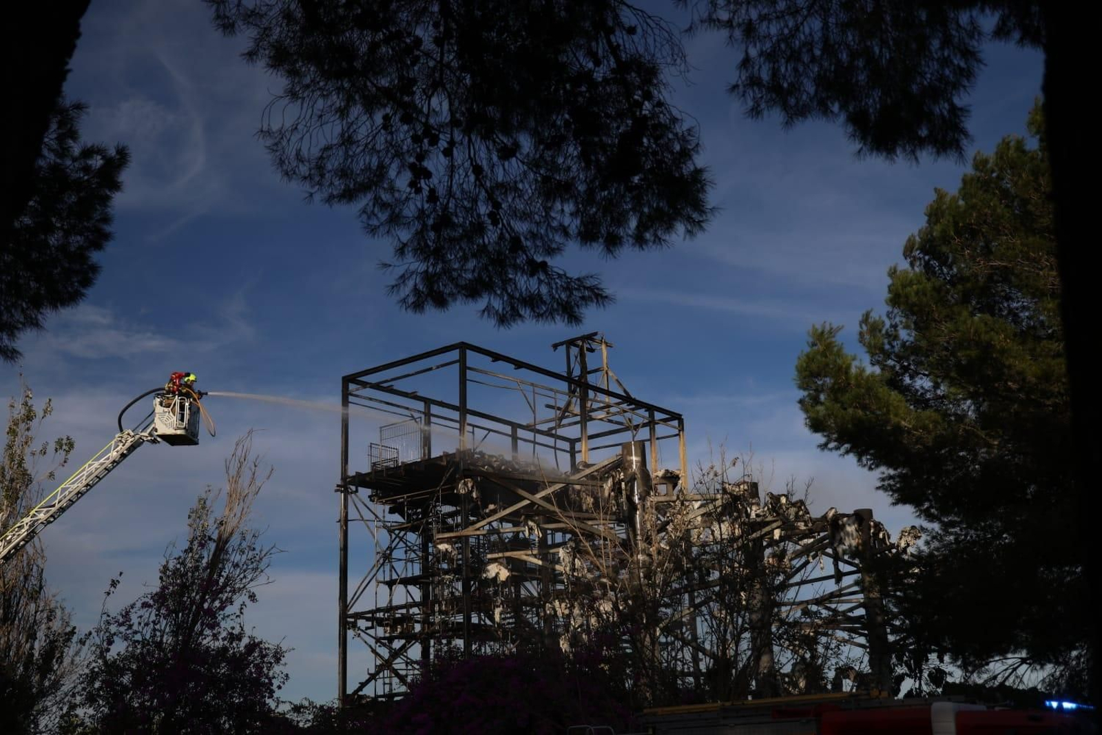 El incendio del parque acuático de Torremolinos, en imágenes El incendio del parque acuático de Torremolinos, en imágenes