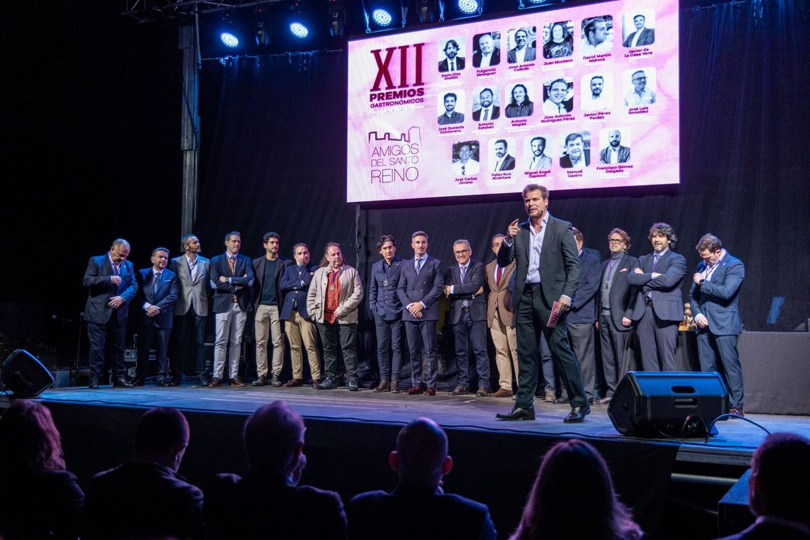 Los integrantes de la Asociación Gastronómica Amigos del Santo Reino durante la entrega de premios