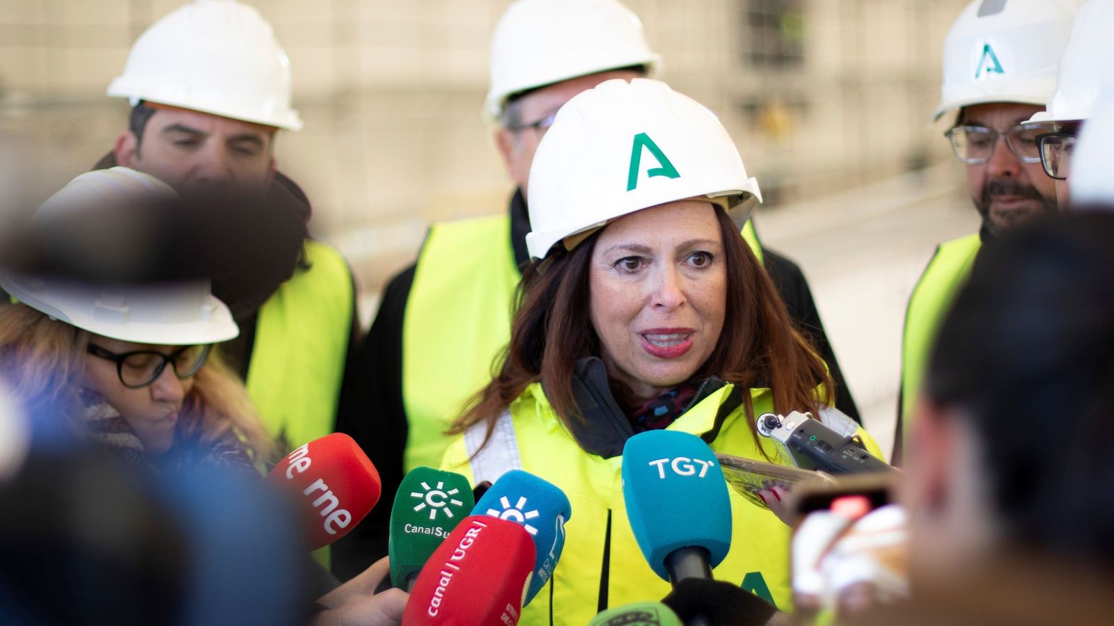 La consejera de Fomento, Rocío Díaz, durante una atención a medios este miércoles en Granada