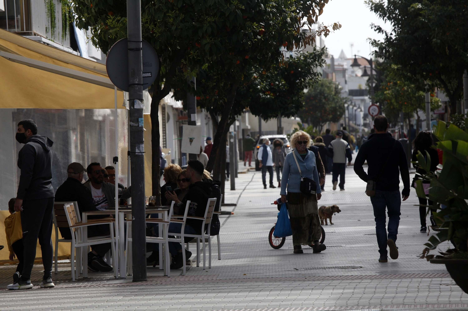 Ambiente en las terrazas de El Rompido y Punta Umbría durante este sábado.