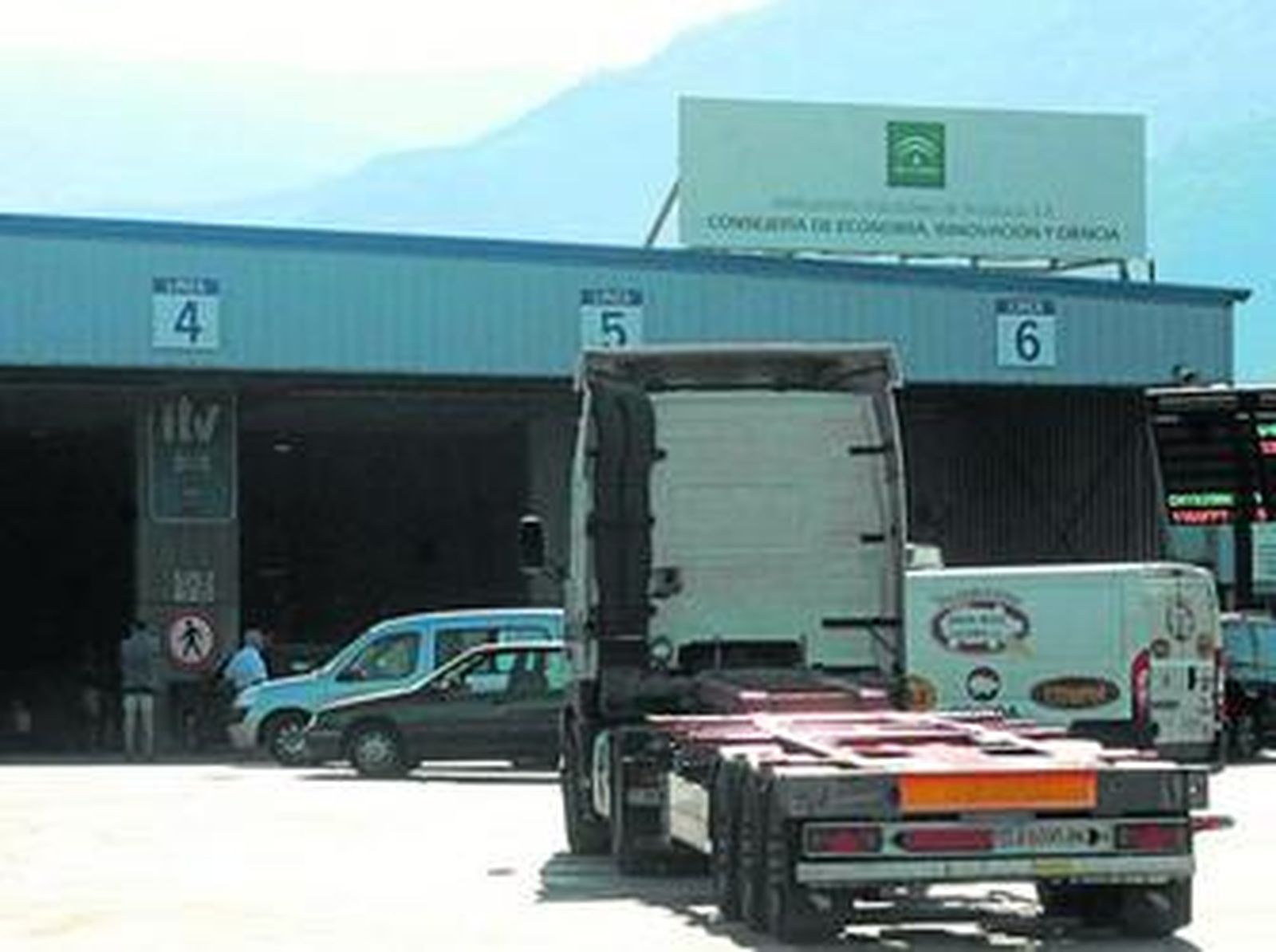 Imagen de las instalaciones de la ITV de Algeciras, ubicadas en el polígono industrial Cortijo Real.