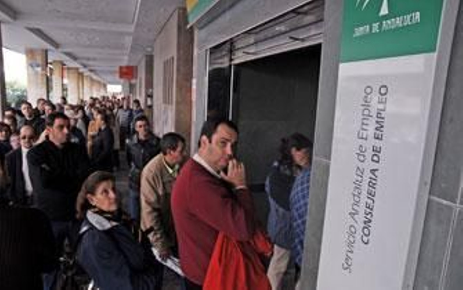 Sevilla es la provincia donde menos subió el paro en Andalucía en el mes de septiembre