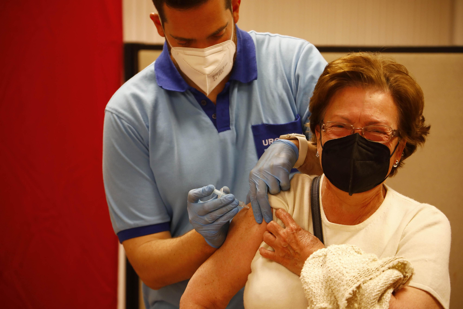 El comienzo de la vacunación a la población de 70 a 79 años de Córdoba, en fotografías