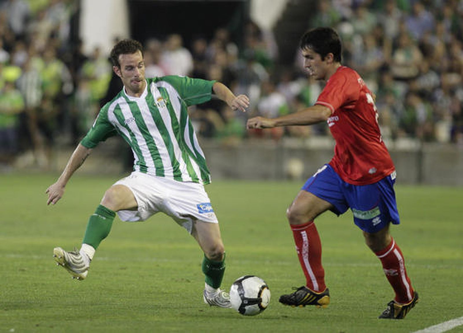 Pavone y Jonathan Pereira dan al Betis tres valiosos puntos para el ascenso.

Foto: Antonio Pizarro