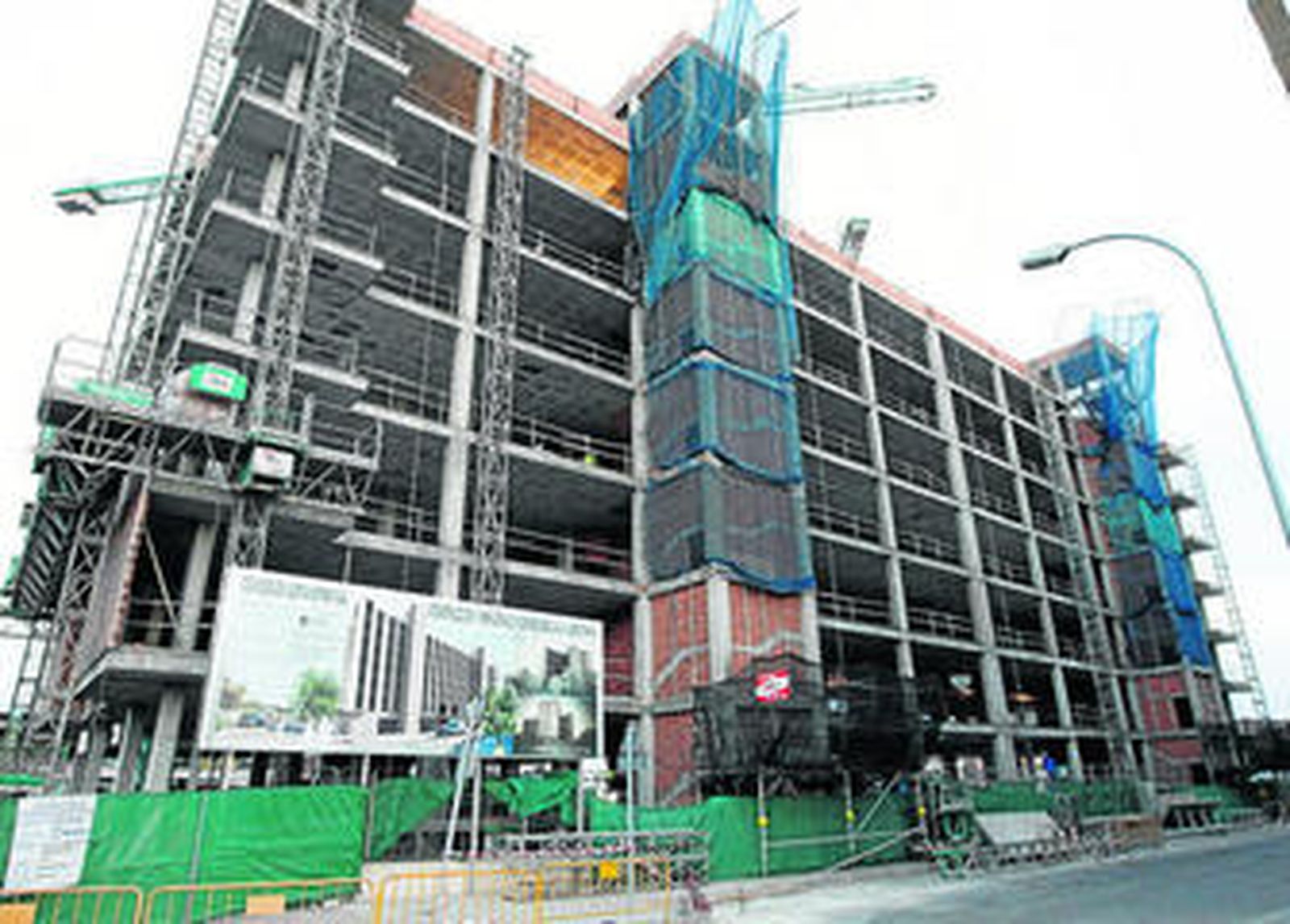 Las obras avanzas a buen ritmo y, según lo previsto, la residencia estará operativa para el curso 2016-2017.