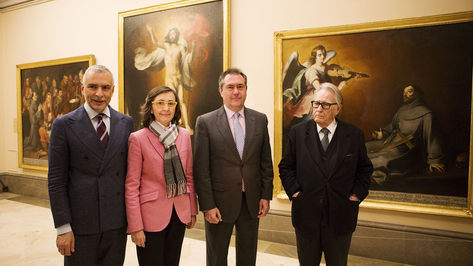 Espadas y Rosa Aguilar, en el centro, durante la presentación del Año Murillo en Fitur