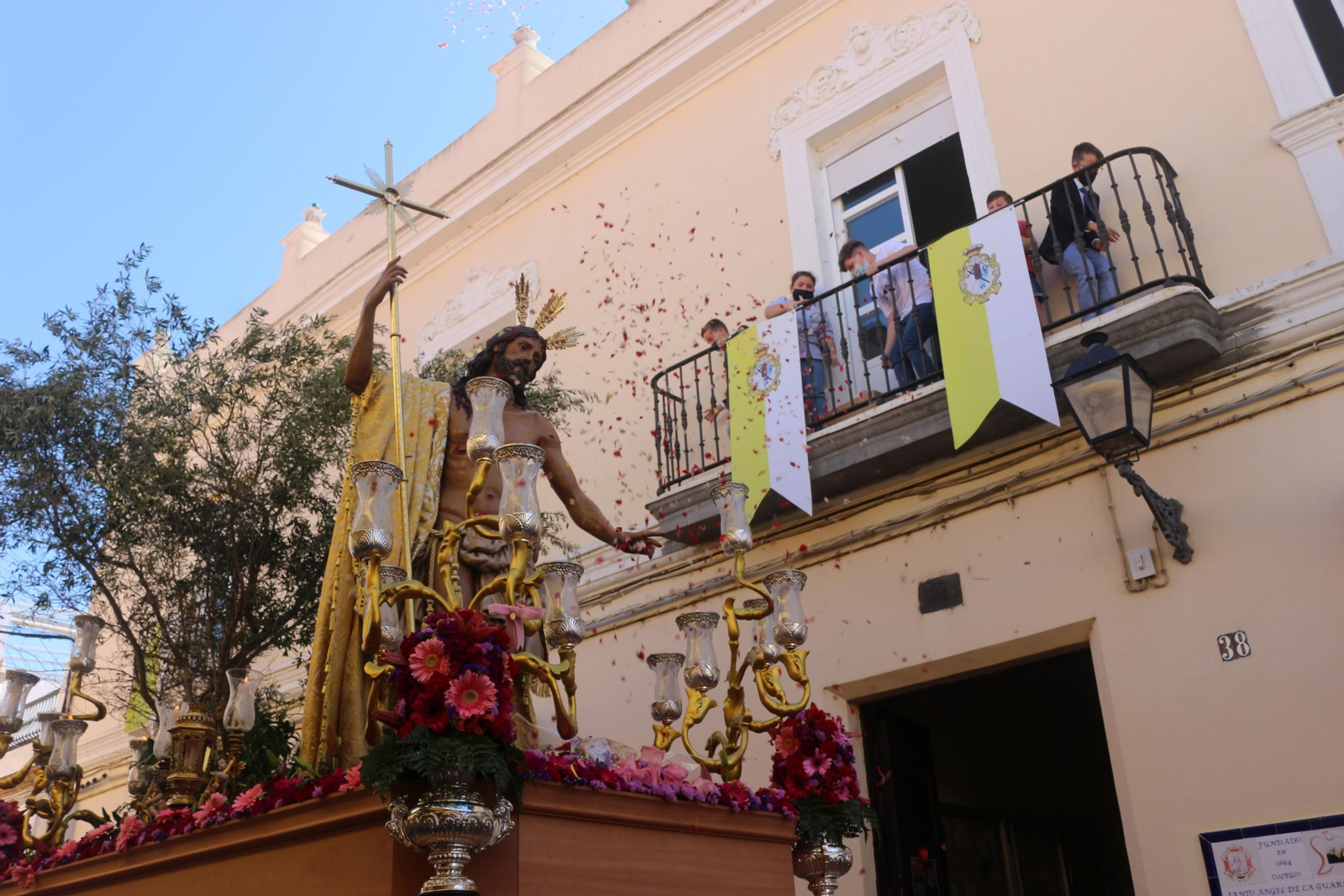 Las imágenes del Domingo de Resurrección en Puerto Real