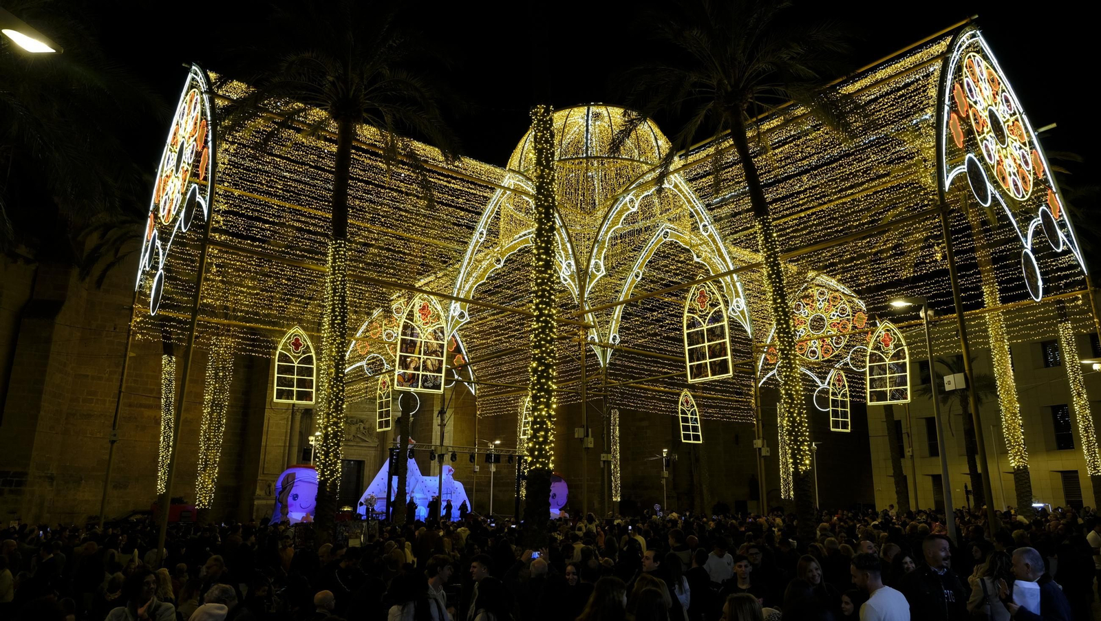 Las mejores imágenes del encendido navideño en Almería