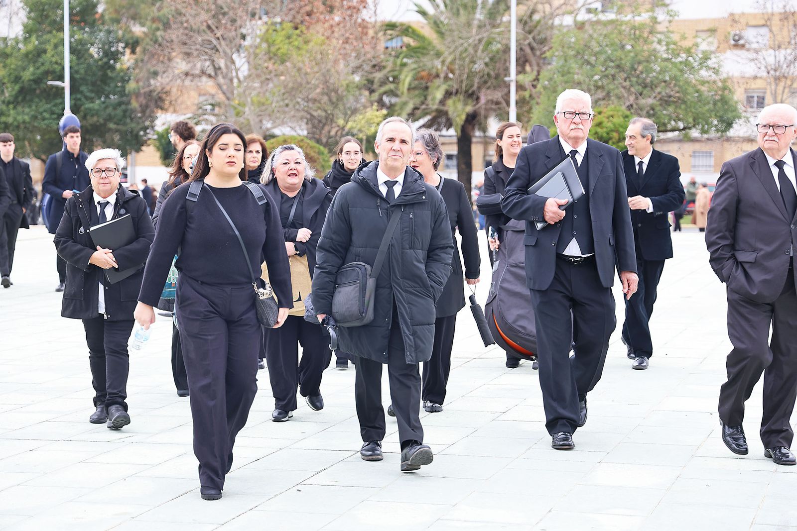 Fotografías del ambiente previo a la Misa funeral por las víctimas del accidente ferroviario