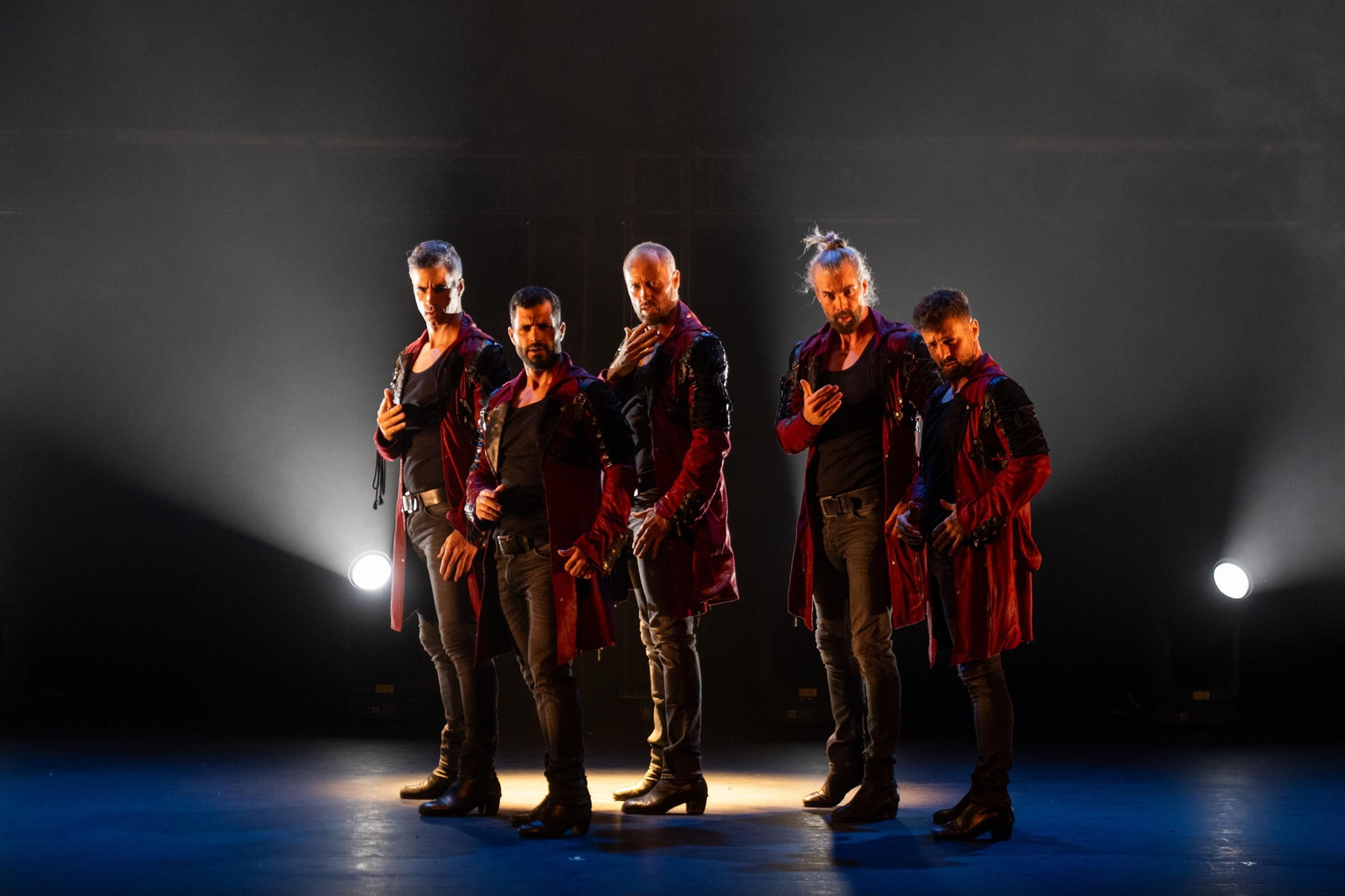 Los Hermanos Vivancos, en esta ocasión, formada por cinco miembros, gustaron mucho al público en Roquetas de Mar.