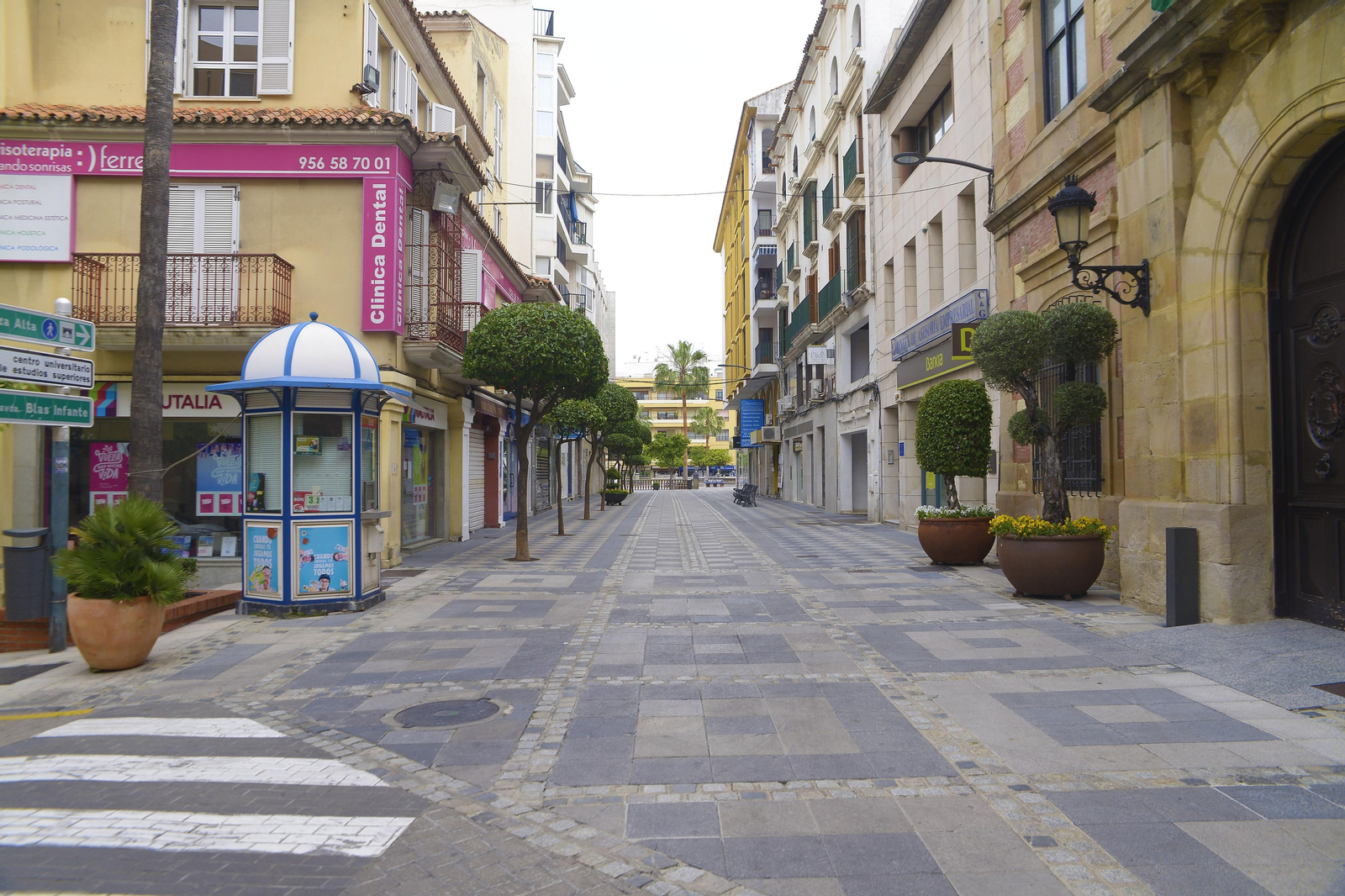 Fotos de las calles de Algeciras ern pleno confinamiento