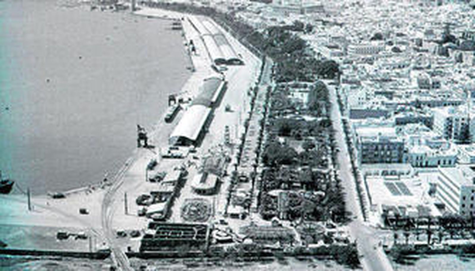 El muelle de Levante acogió las fiestas grandes de la capital almeriense durante años.