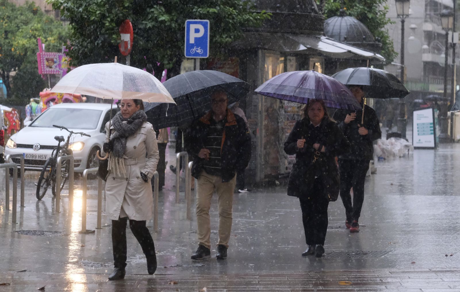 Las imágenes de la tromba de agua que ha caído en Córdoba este viernes