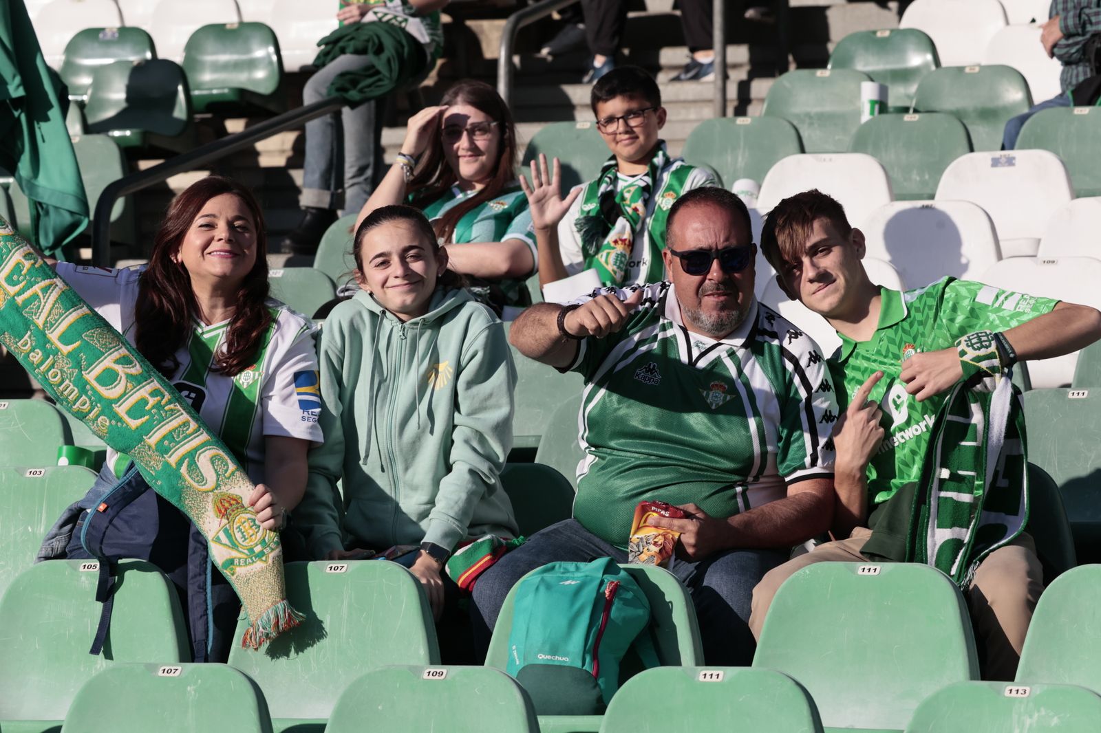 Buscáte en las gradas del Villamarín