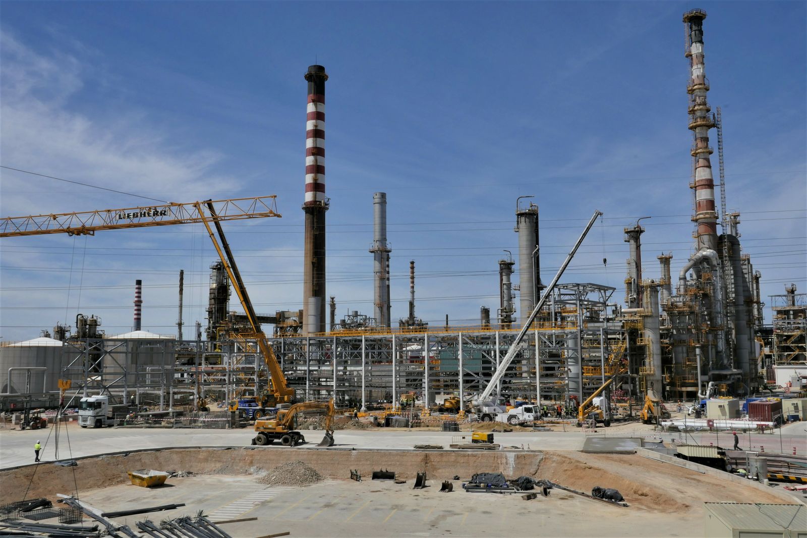 Obras en la planta química de Cepsa en Puente Mayorga para instalar la tecnología Detal