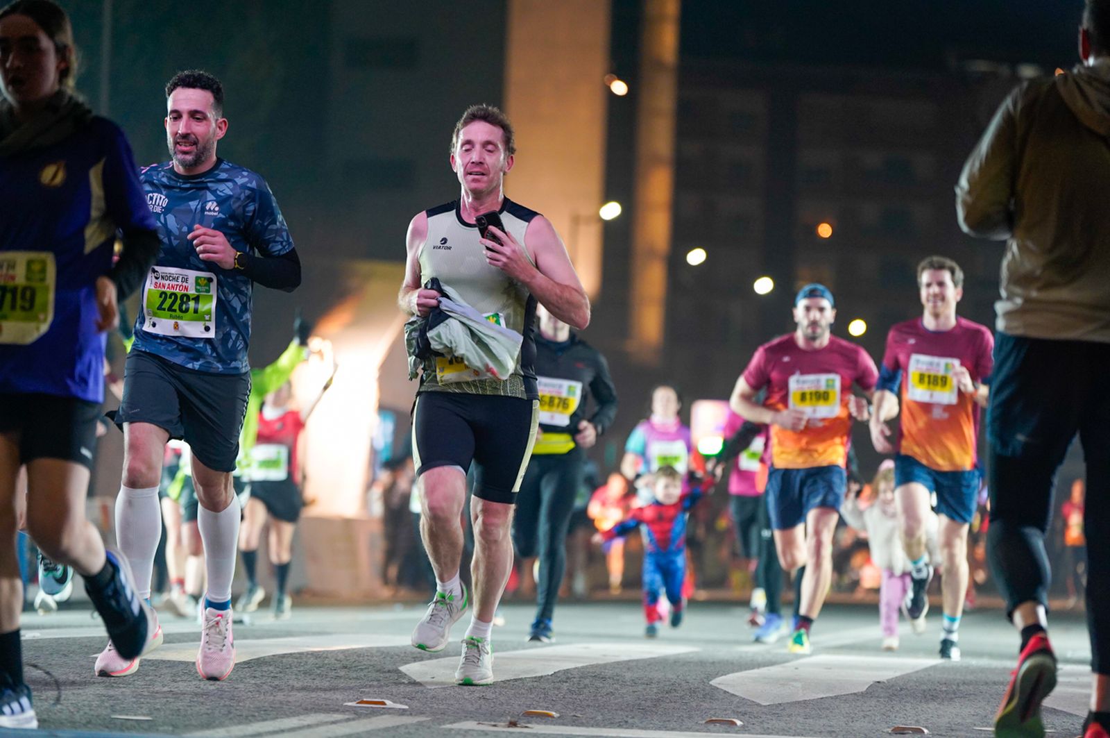 En imágenes: búscate en tu llegada a meta de la Carrera de San Antón 2026 (9)