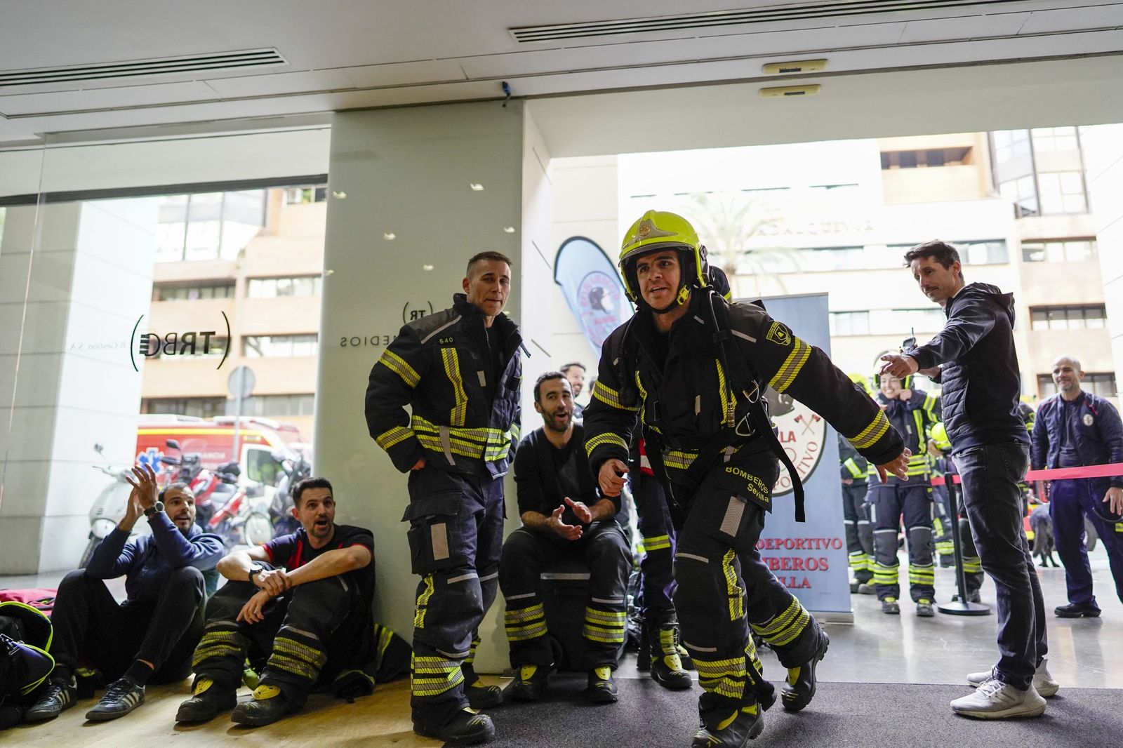 La cronoescalada de los bomberos en la Torre de los Remedios, todas las fotos