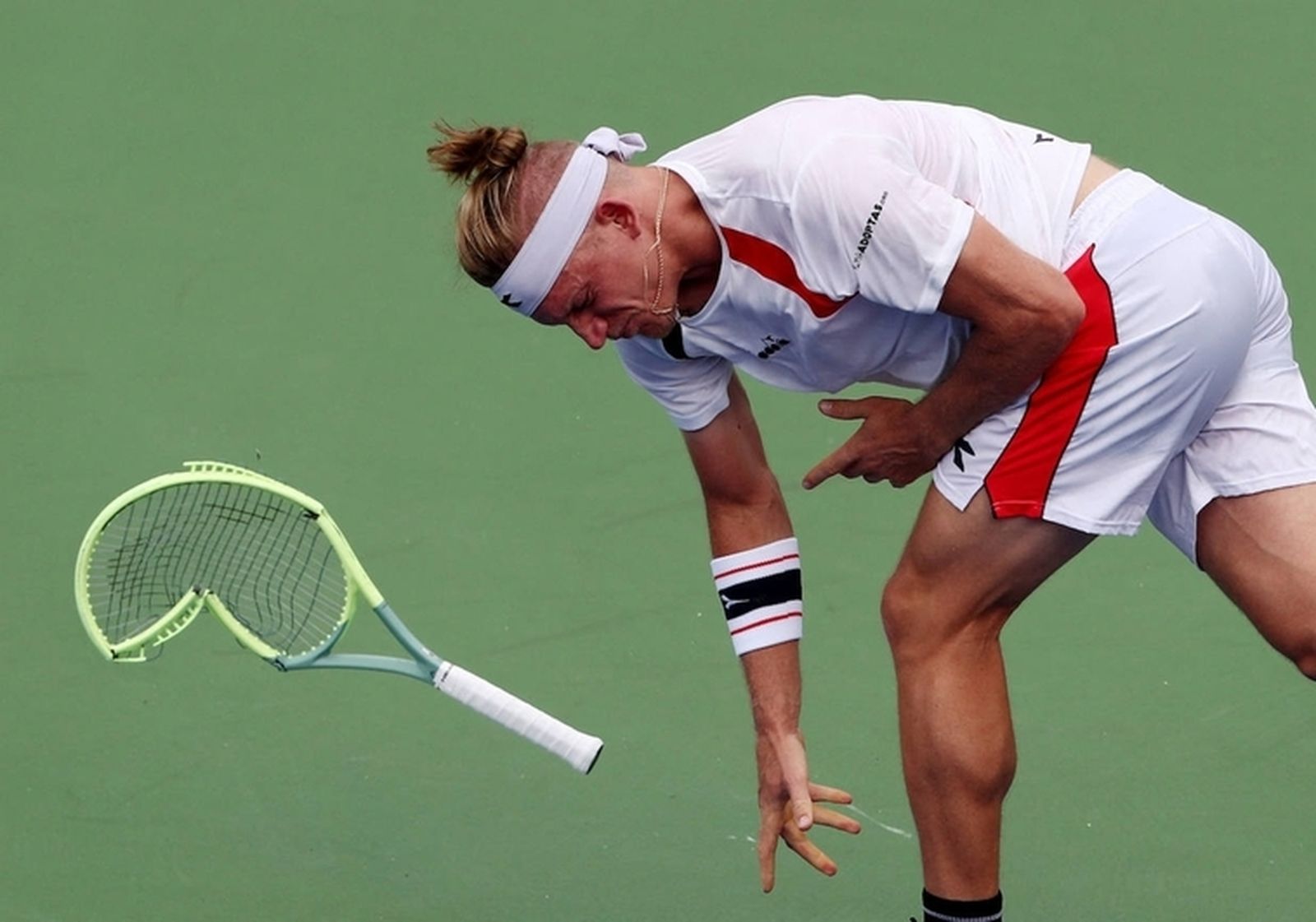 Davidovich tiró la raqueta