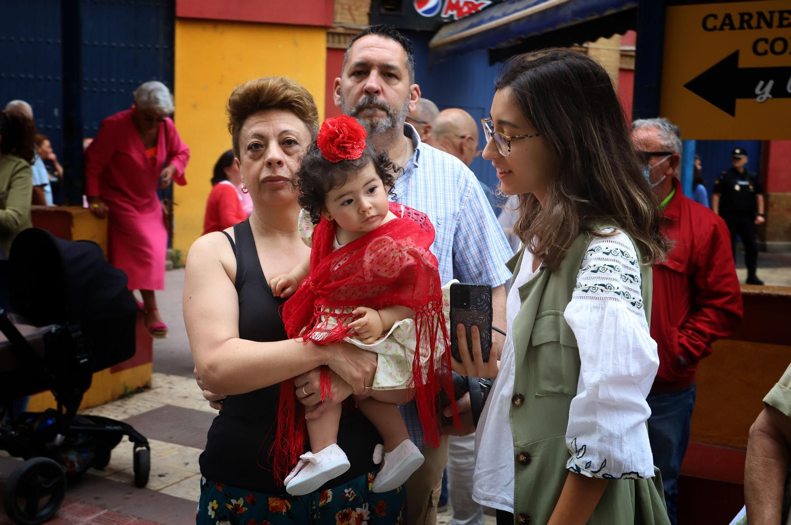 Imágenes de Emigrantes en la Comandancia de la Guardia Civil