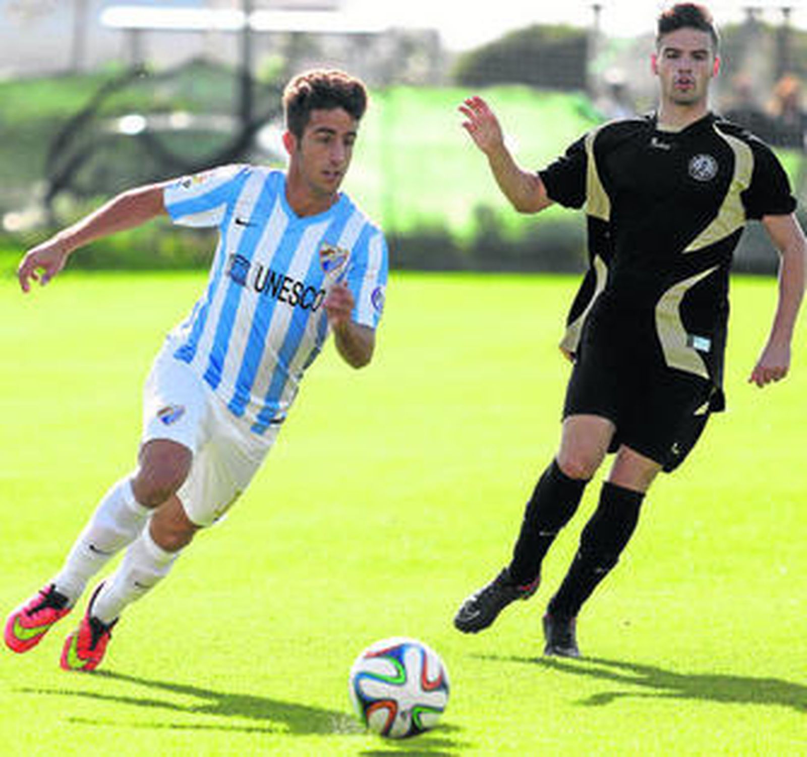 Ernesto Gómez, del Malagueño,durante un partido ante Los Molinos.
