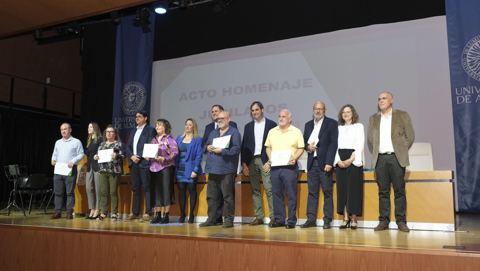 Las imágenes del homenaje a los docentes almerienses en su jubilación
