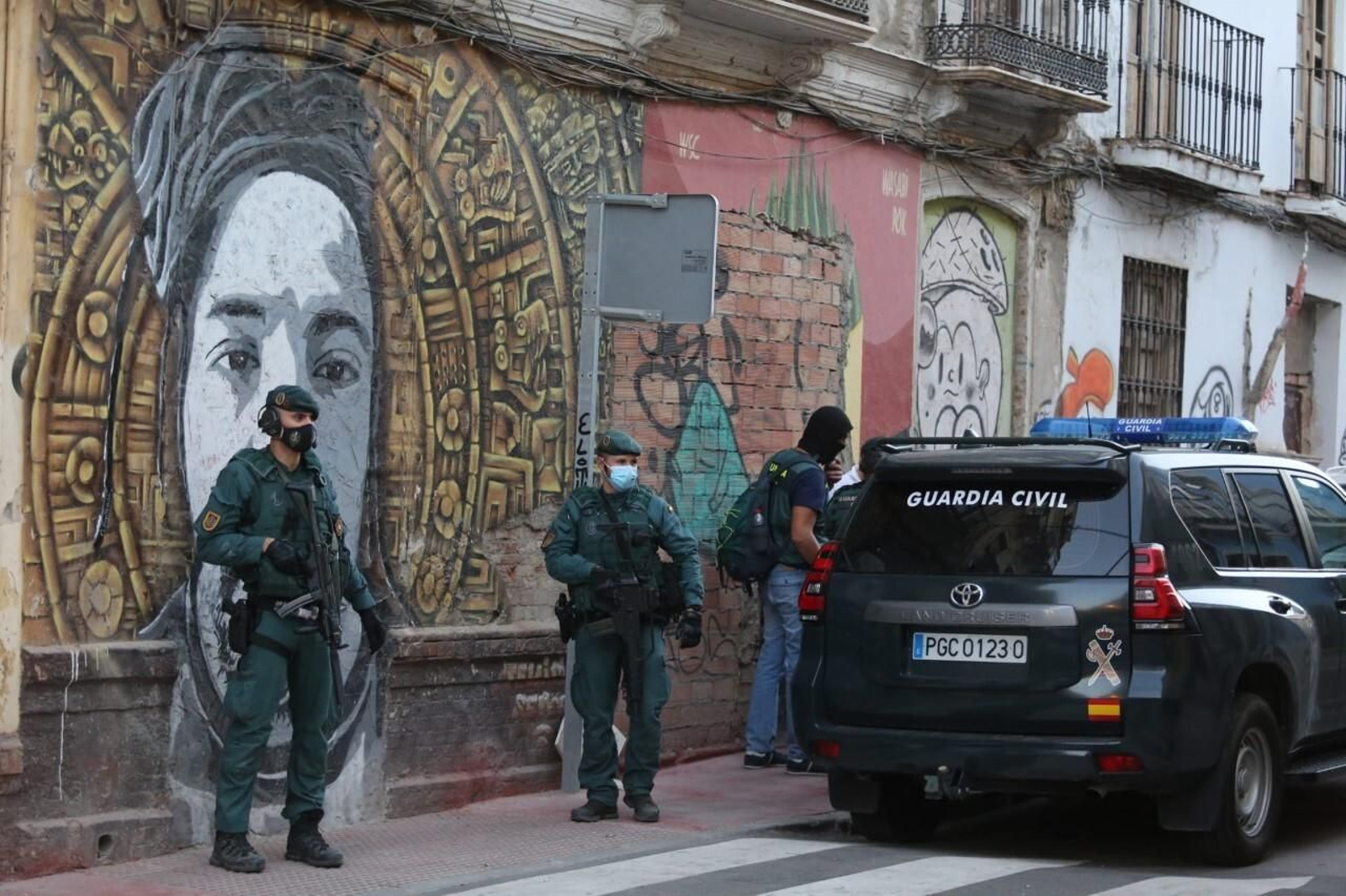 Guardia civiles, en la operación de Lagunillas.