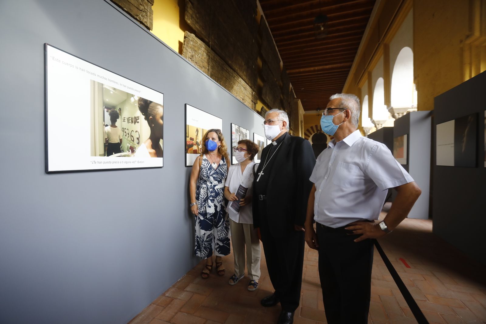 La exposición fotográfica del Patio de los Naranjos, en fotografías