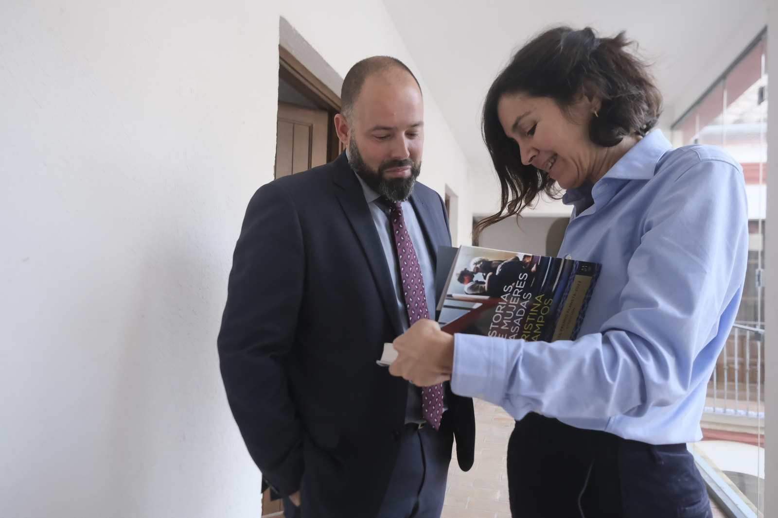 Las imágenes de la presentación de la obra ‘Historias de mujeres casadas’ de Cristina Campos en Córdoba