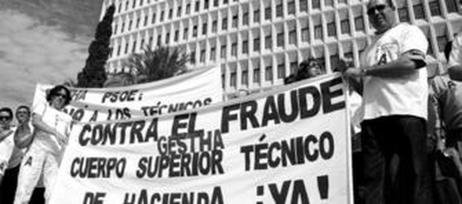 Manifestación contra el fraude celebrada en octubre de 2006 por técnicos de Economía y Hacienda en Málaga.