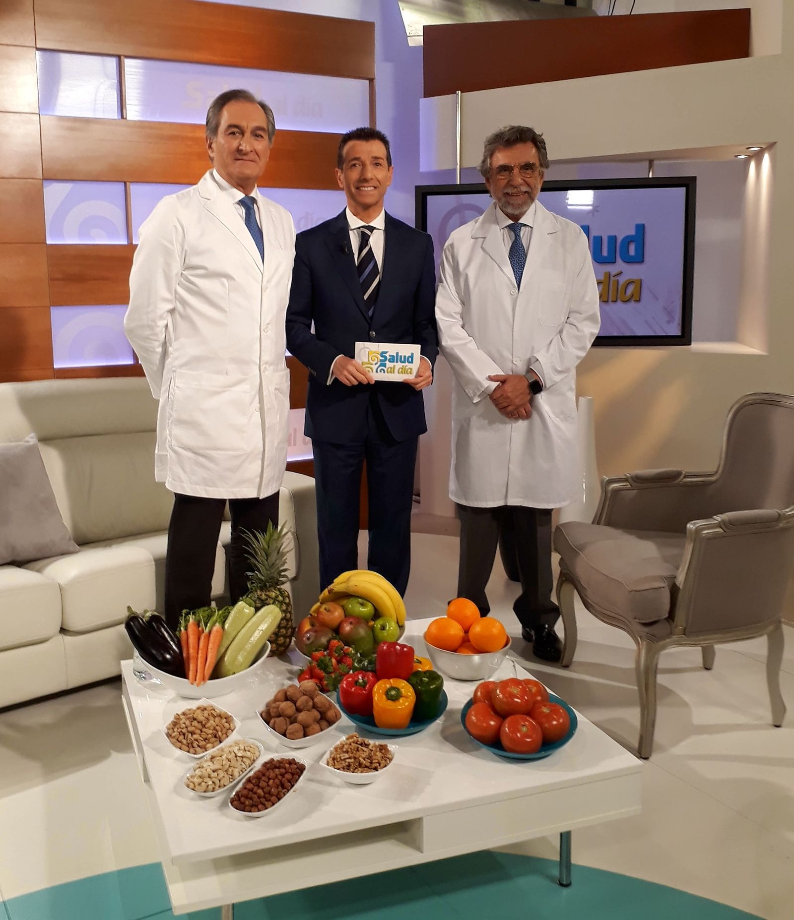 Roberto Sánchez con los doctores Julián Conejo Mir y Antonio Escribano