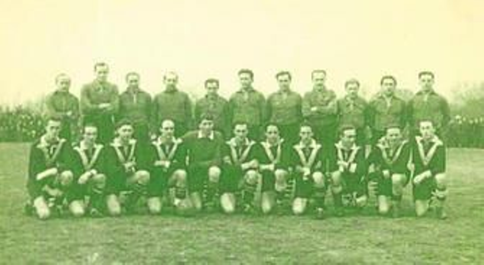 Formación del Schalke 04 que ganó por 1-0 al Dresdner SC en la final de 1940, logrando su quinto título de Liga.