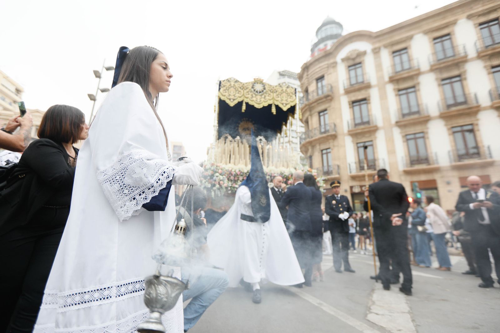 Mira como la cena sale a las calles de Almería tras las lluvias