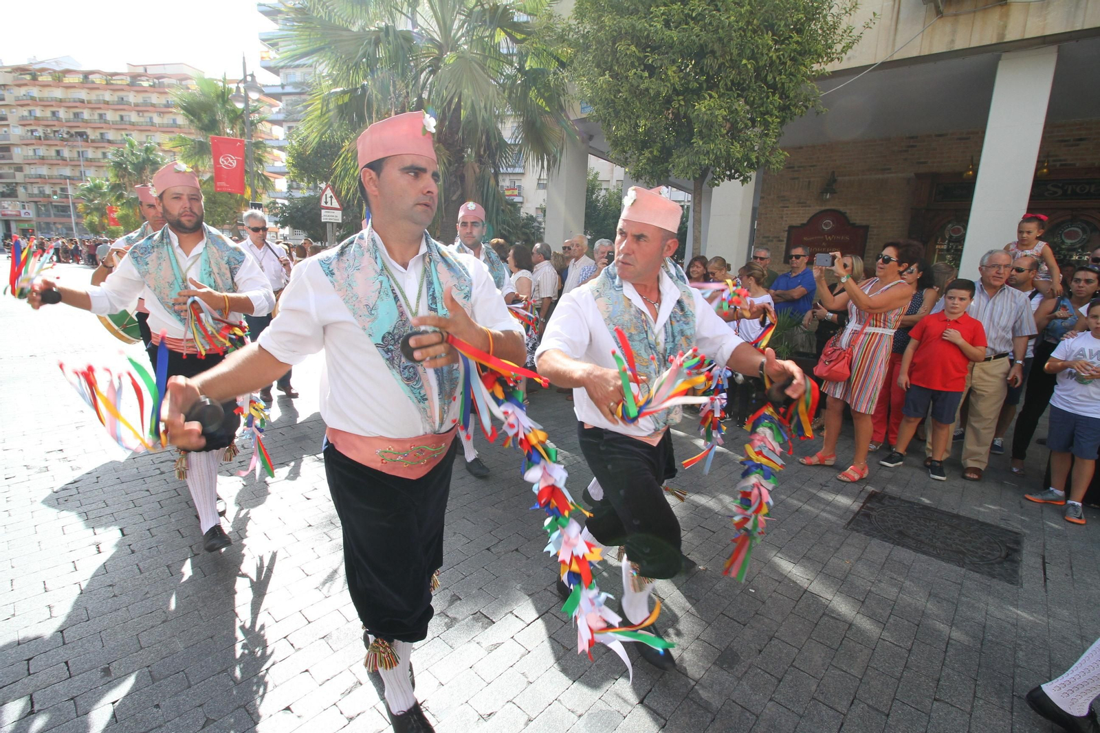Imágenes del desfile Iberoamericano de bailes.