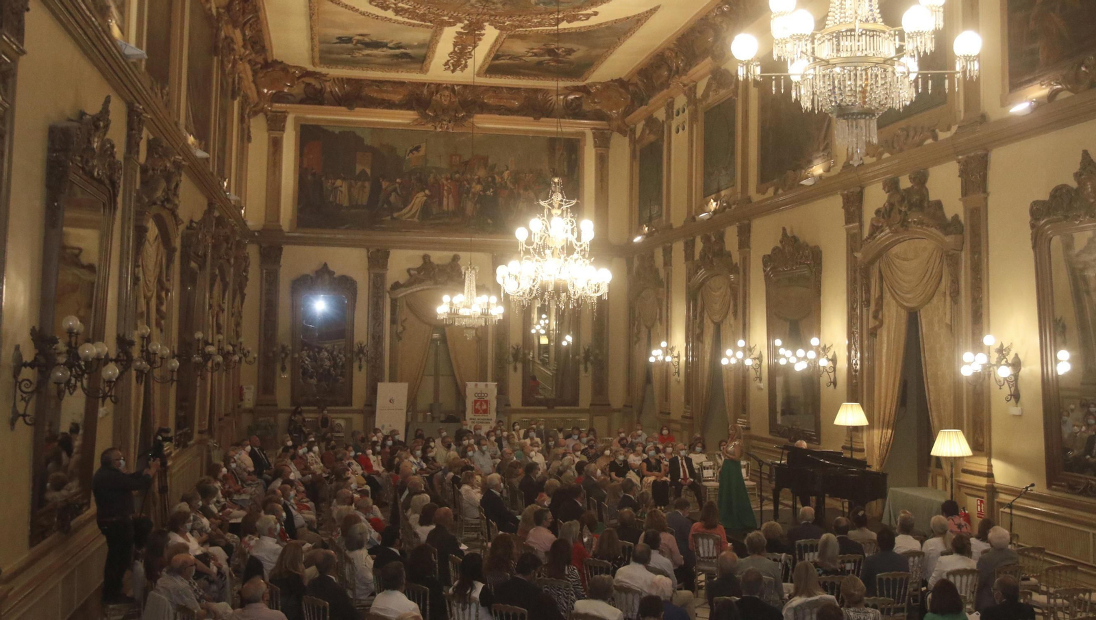 La gala lírica a beneficio de la Real Academia de Córdoba celebrada en el Círculo, en fotografías
