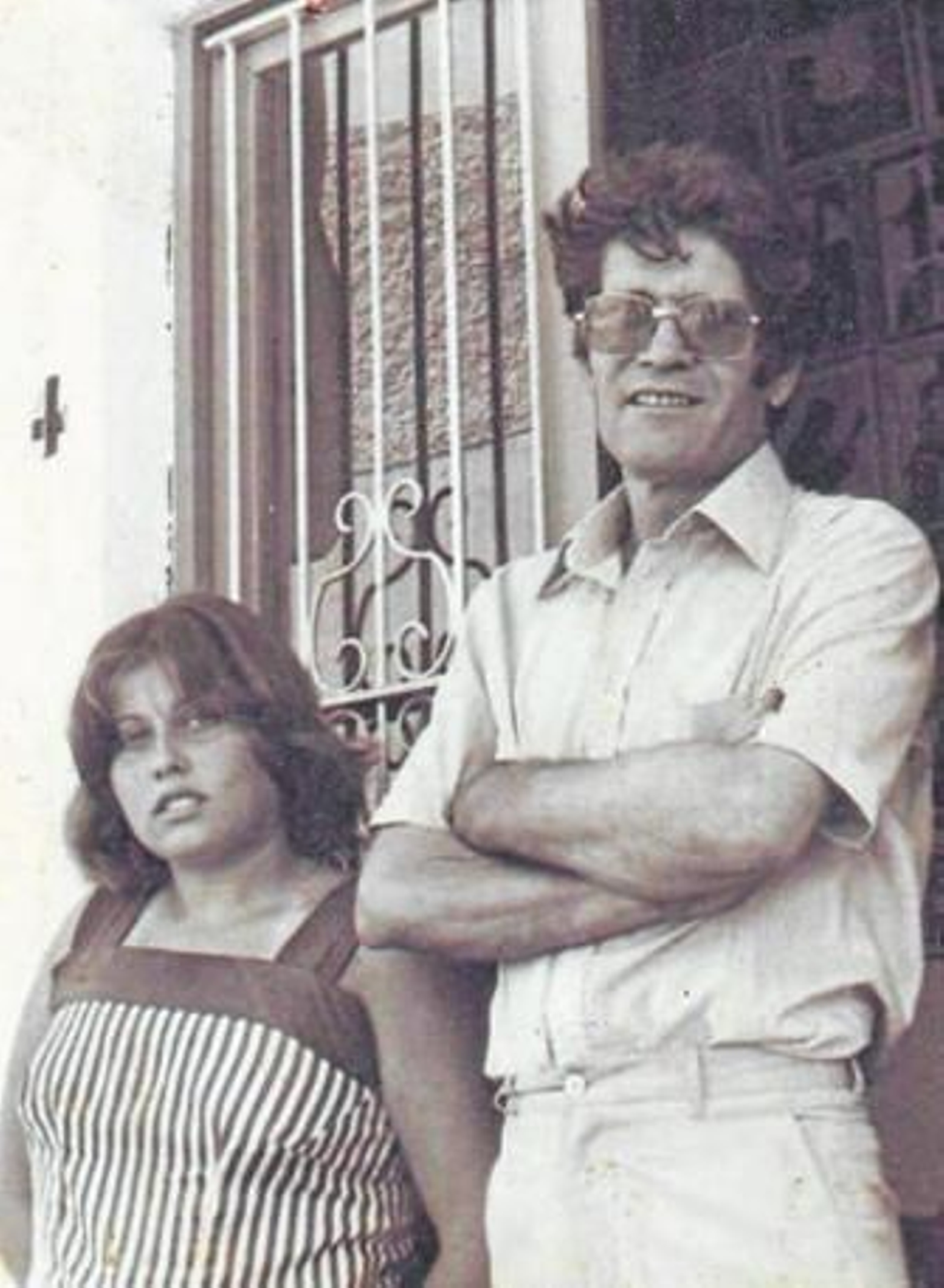 Gerundino en la puerta de su taller en el verano de 1982.