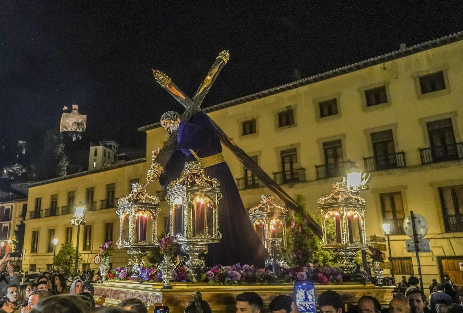 Galería: El Señor de Santa Ana sale en vía crucis