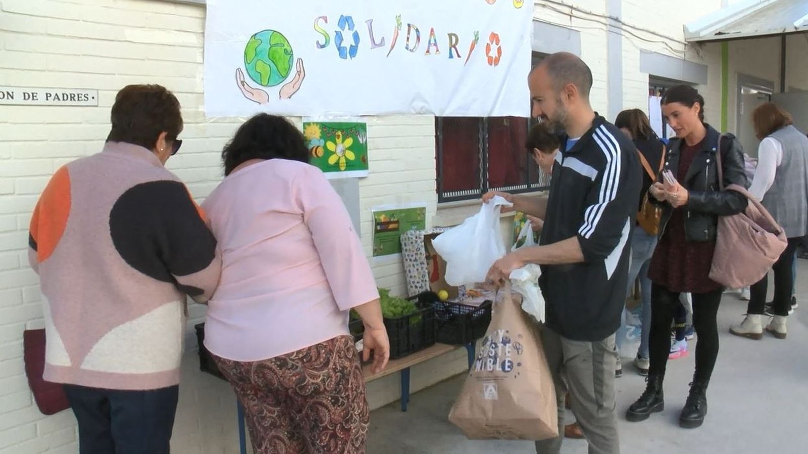 Mercadillo solidario del colegio Reggio
