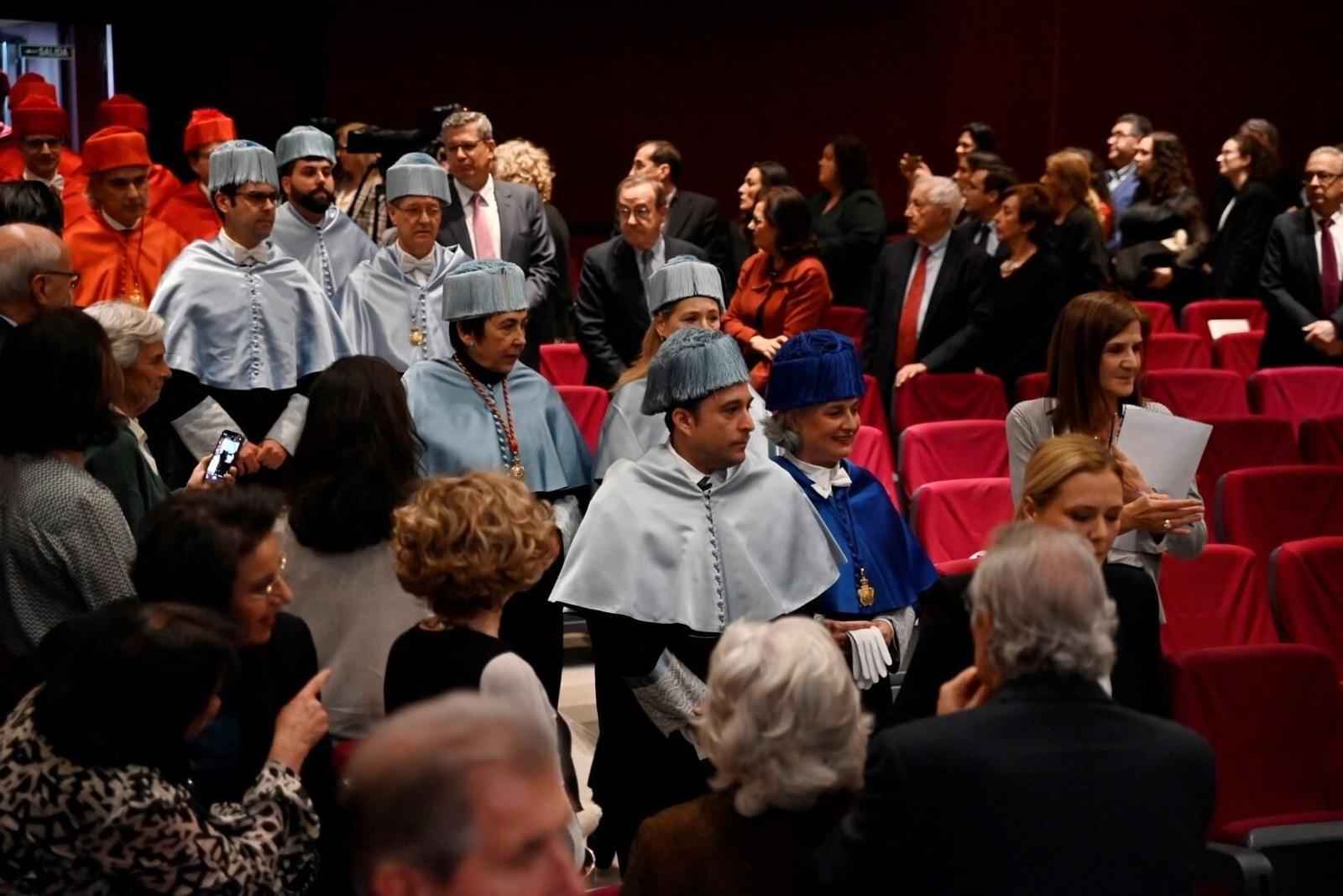 Las fotografías de la investidura de Pilar León-Castro y Rafael Illescas como doctores honoris causa en Córdoba