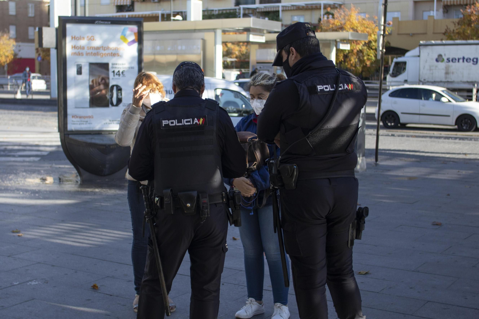 Fotos: así están siendo los controles de Policía y Guardia Civil en Granada por el confinamiento