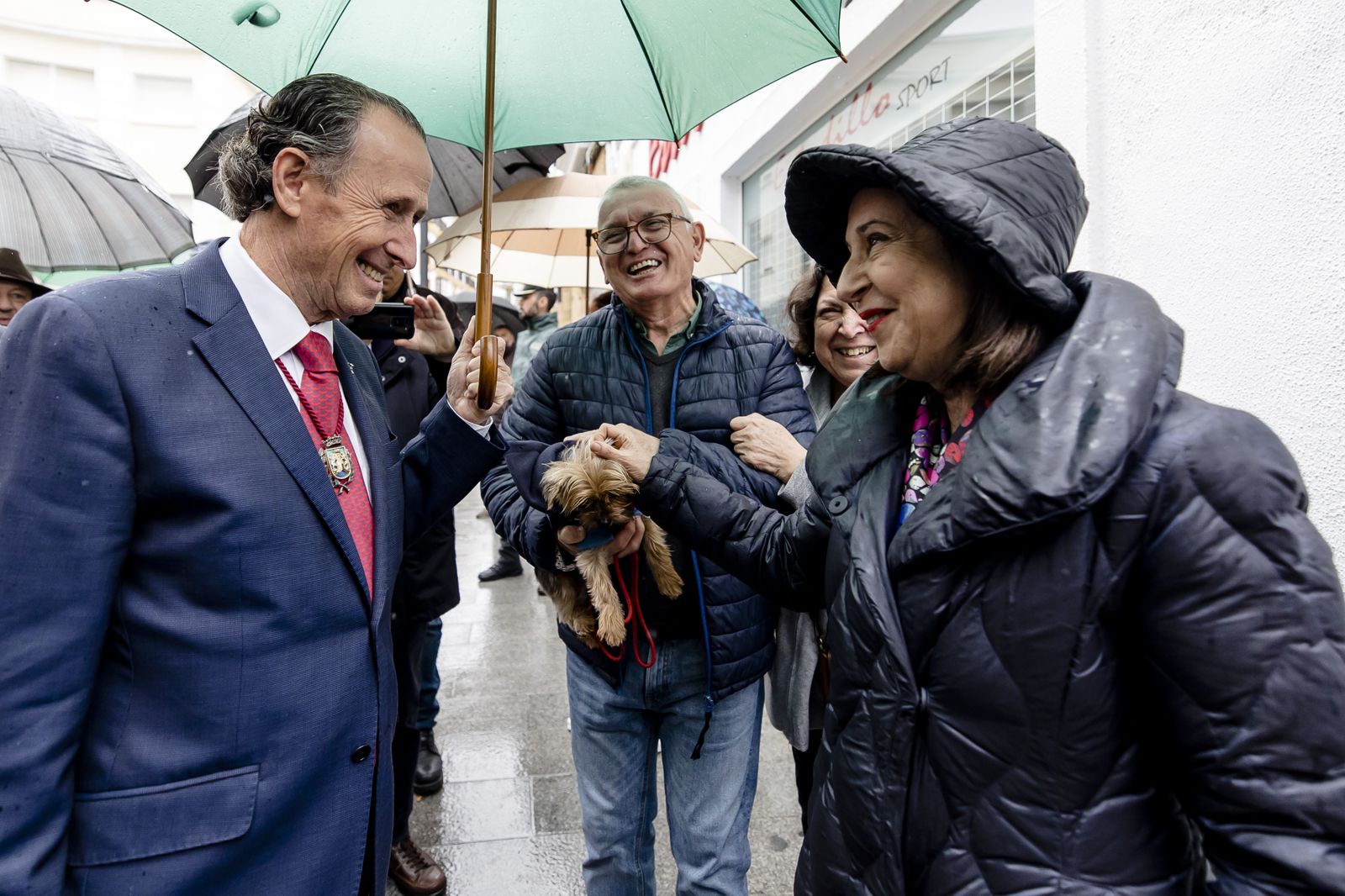 Las imágenes de la visita de la ministra de defensa Margarita Robles a Chiclana con motivo del 212 aniversario de la  Batalla de la Barrosa.