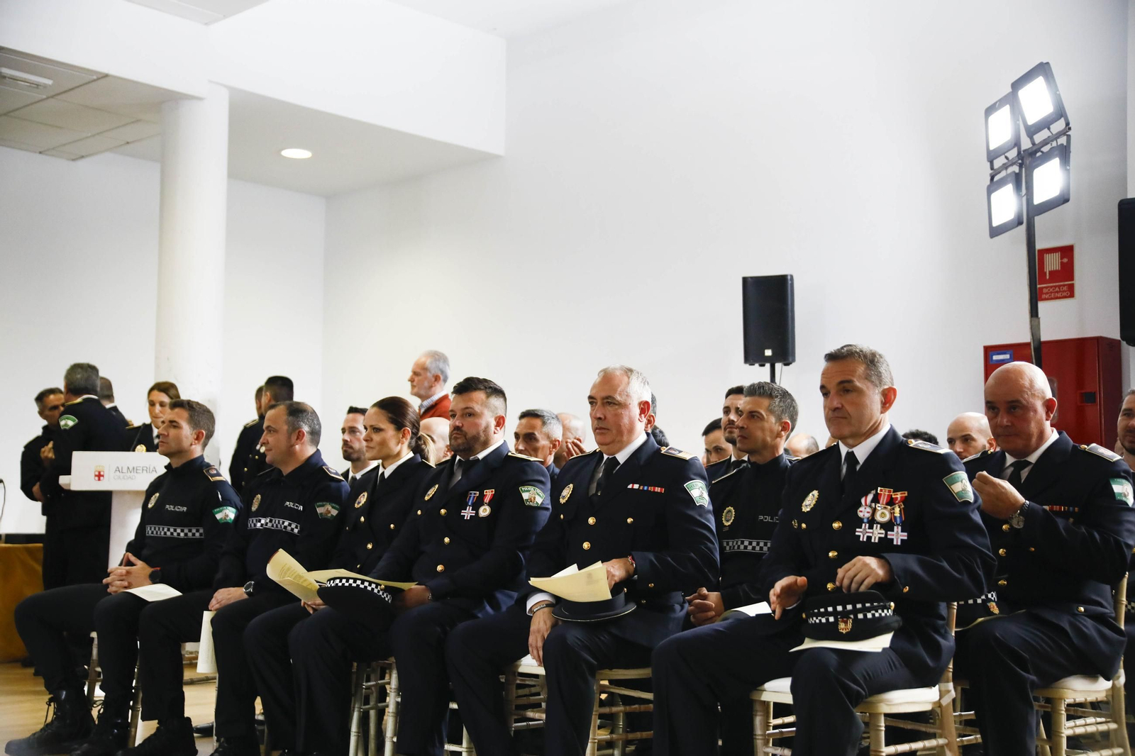 Las imágenes del acto institucional de la Policía Local de Almería con motivo de la festividad de su patrón, San Esteban