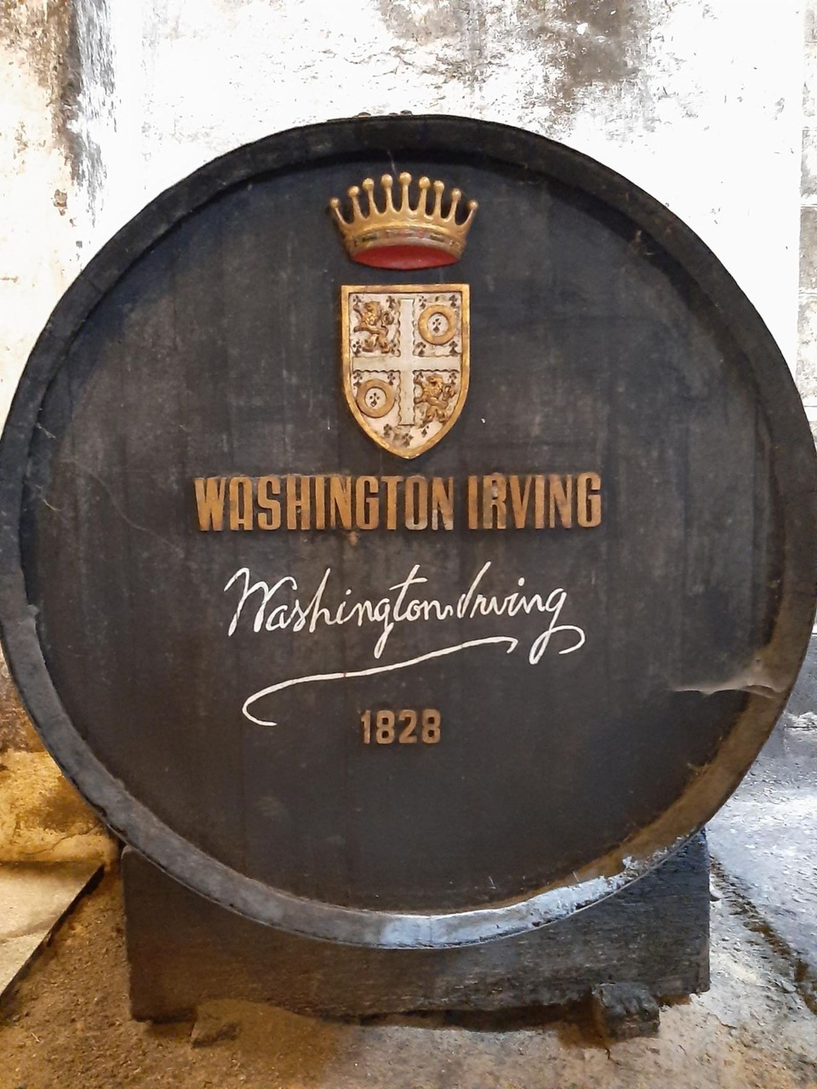 Bota, en Osborne, con la firma de Washington Irving, 1828.