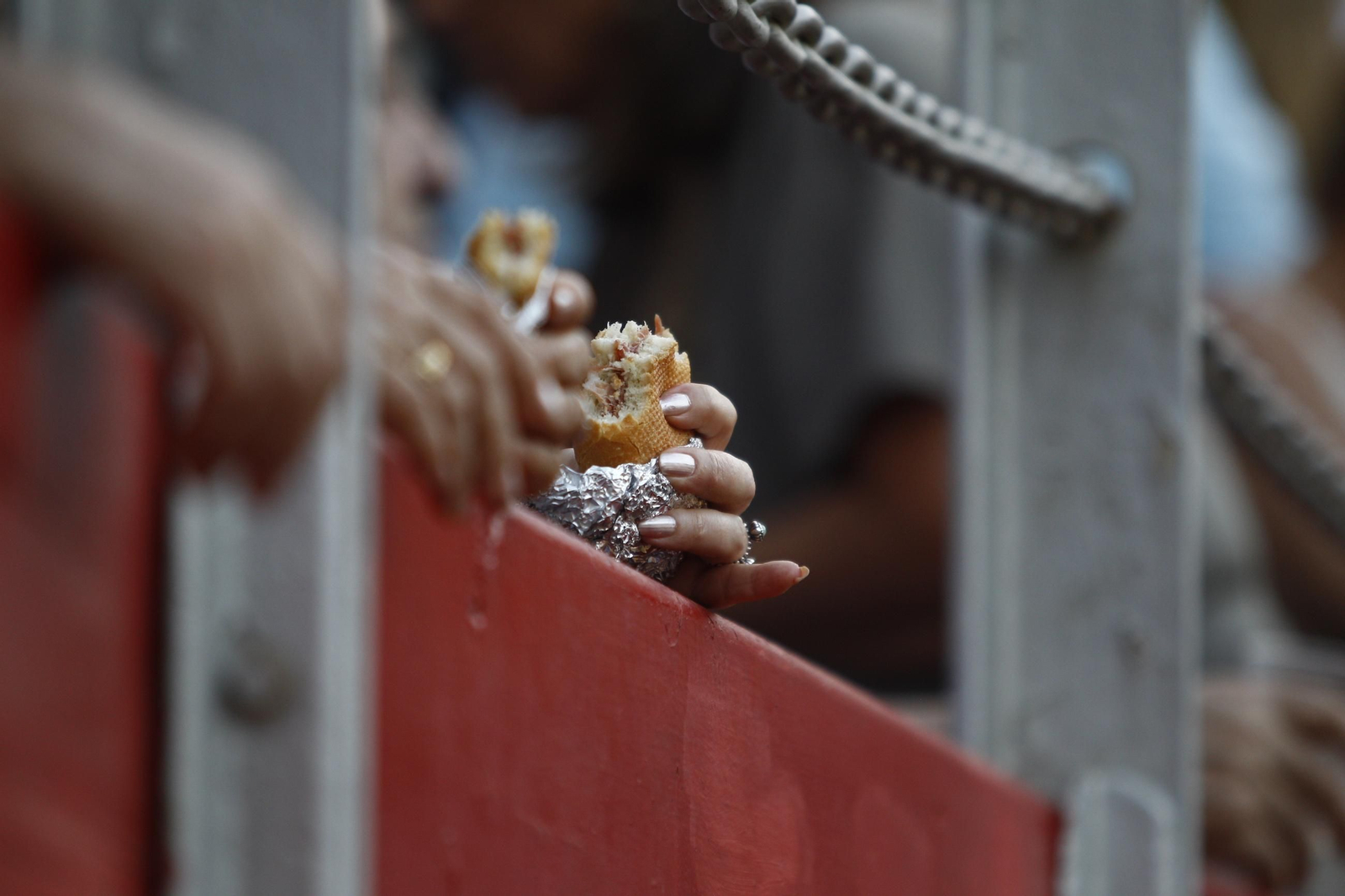 Las mejores imágenes de los toreros Fortes, Juan Ortega y David de Miranda en la Feria de Almería 2025