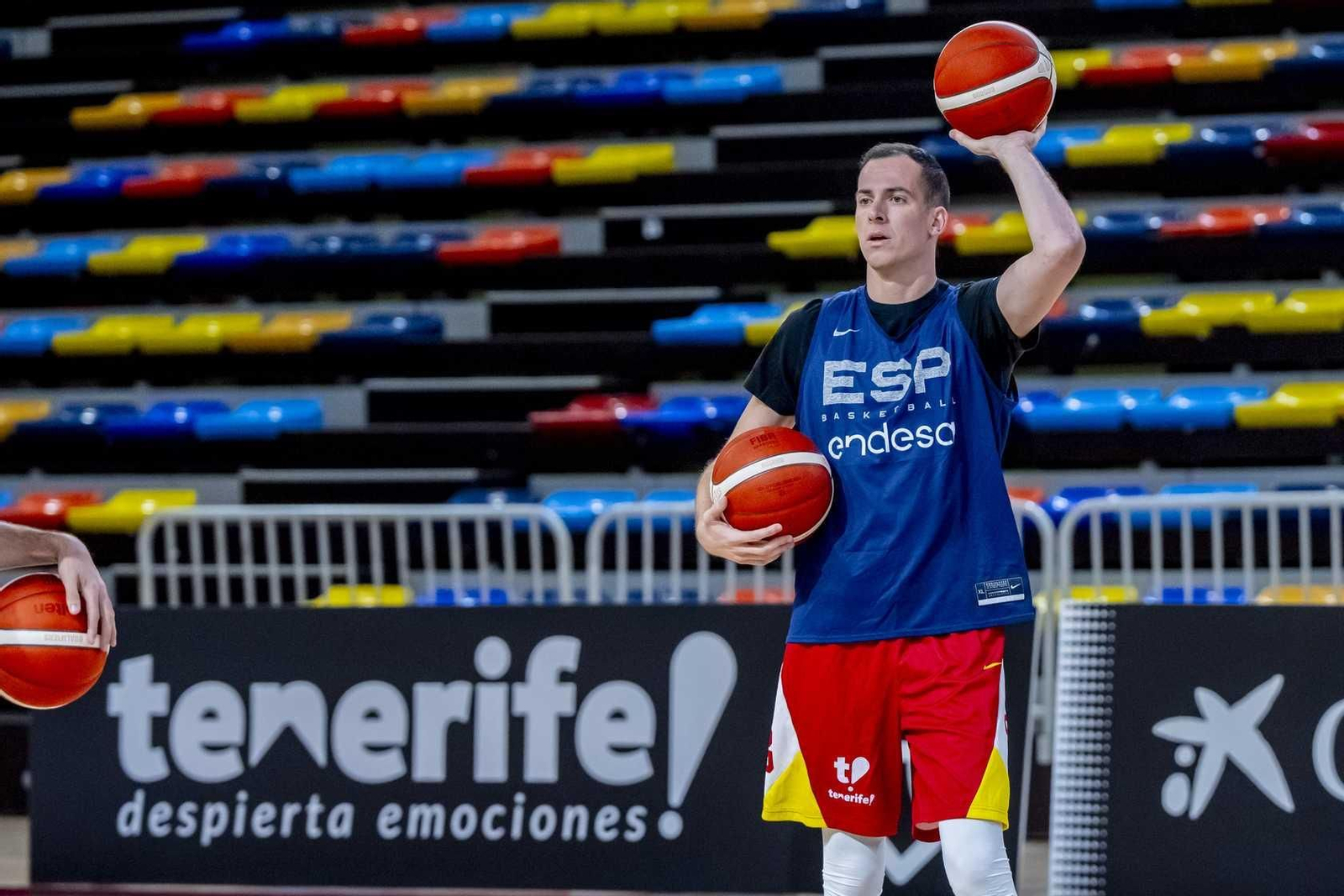 Alberto Díaz, Francis Alonso y Paco Aurioles, en la primera España de Chus Mateo
