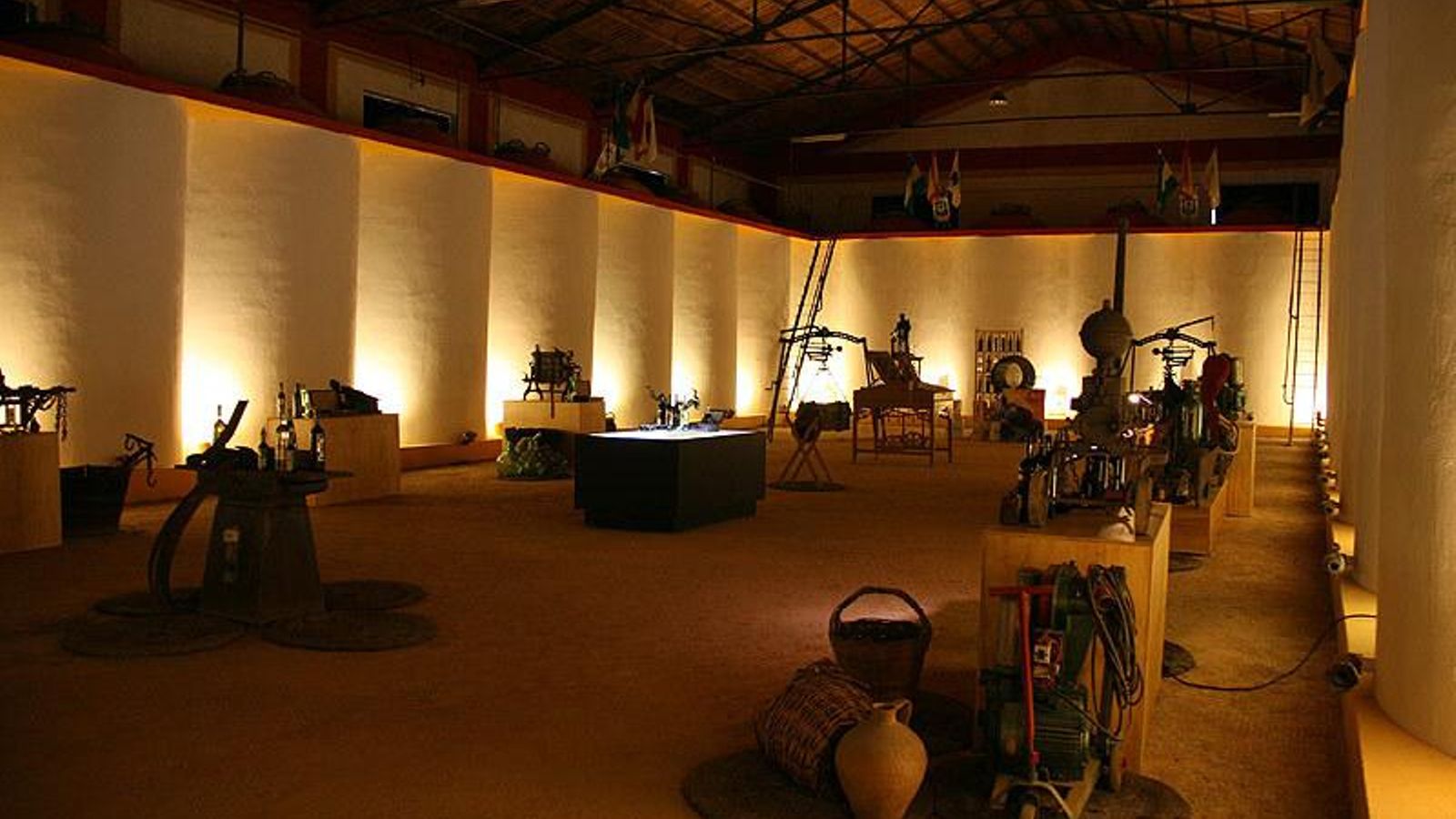 Sala de exposición de Bodegas Andrade