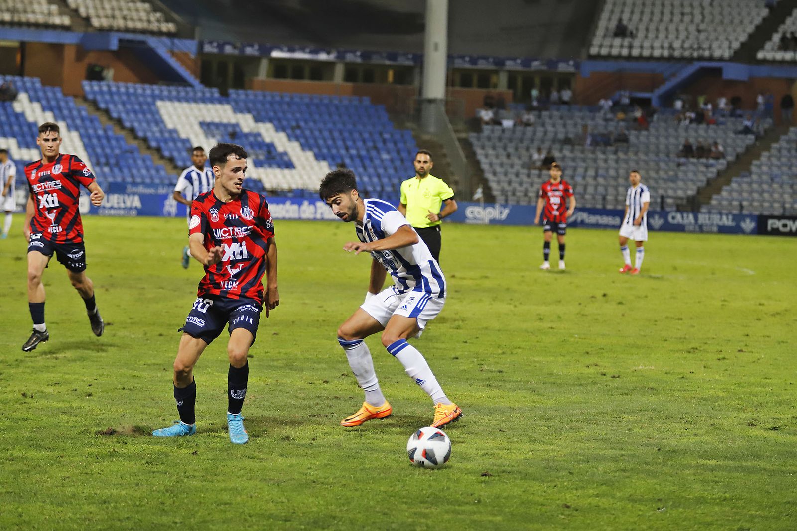 Imágenes del partido entre el Recreativo de Huelva y Yeclano