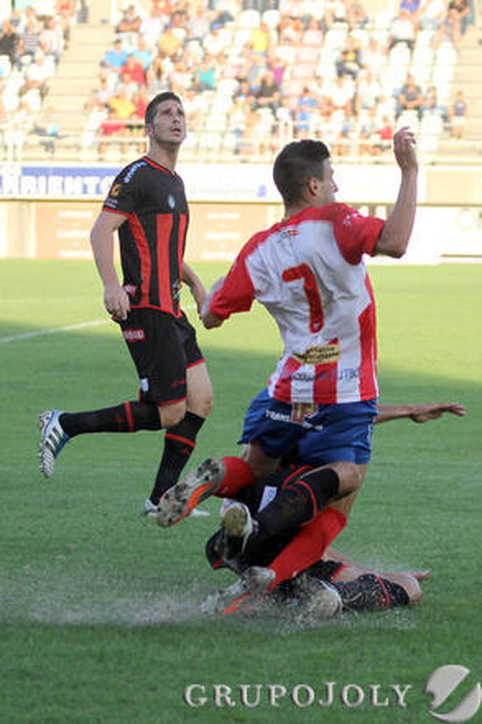 El Algeciras no pasa del empate en casa (0-0) ante un correoso Lucena.  Foto: Andres Carrasco